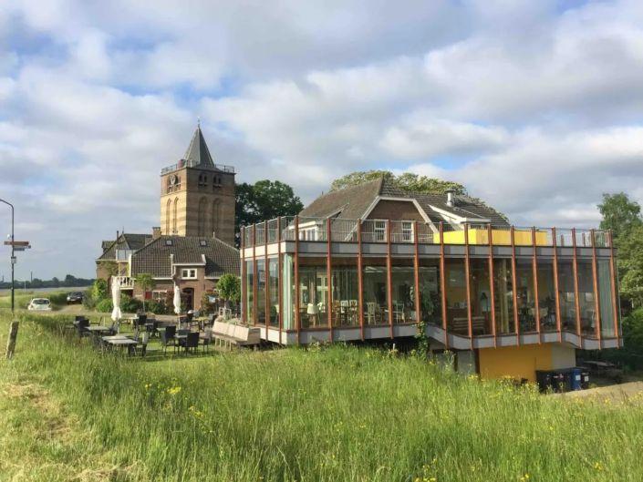 Veerhuis tussen Waal en Dikke Toren